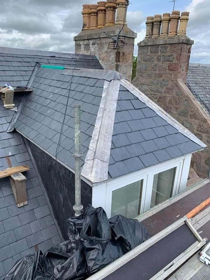 Re-tiling a roof