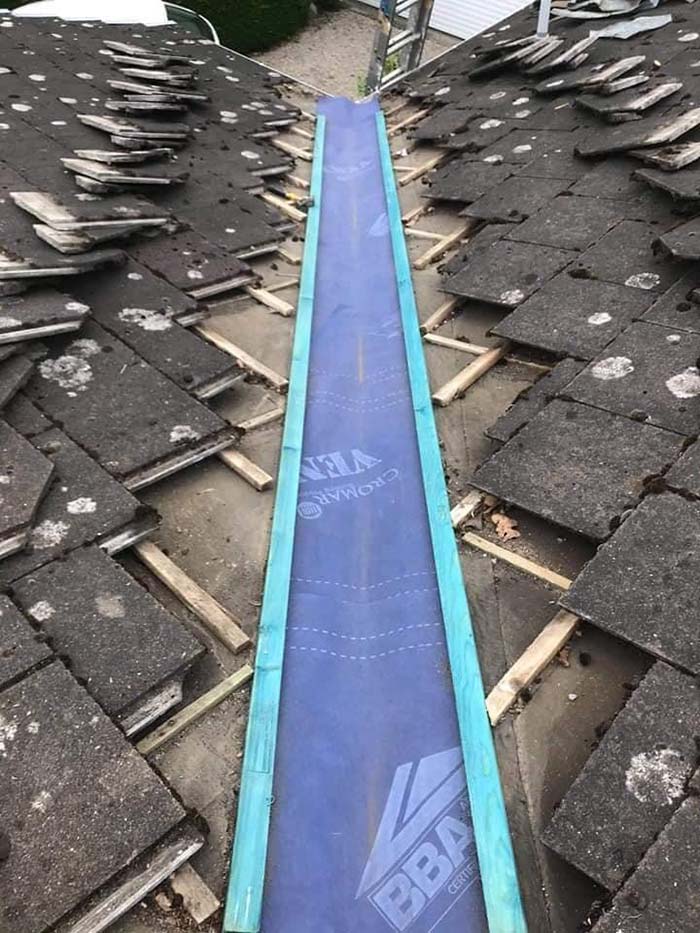 Roof underlay showing